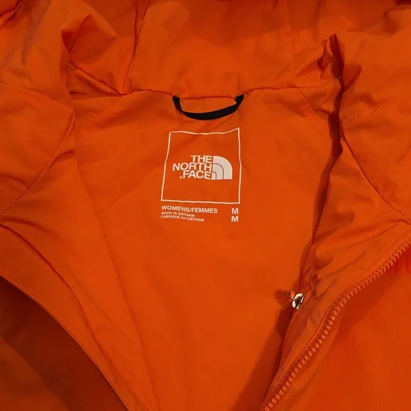 North Face lightweight puffer jacket - Picture 3 of 10